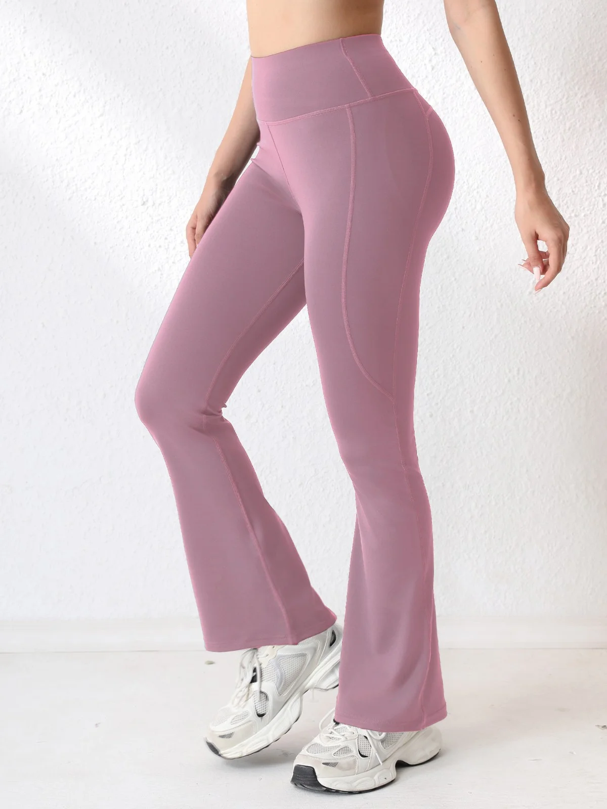 Women’s High-Waisted Flared Yoga Pants – Seamless Feel, Hip-Lifting Fit & Wide-Leg Style